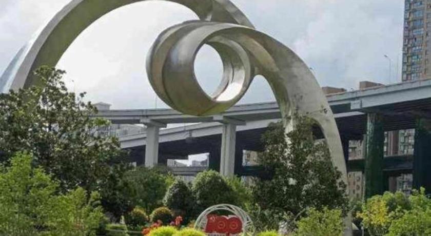 Hanting Tangqiao Metro Station Hotel 2*
