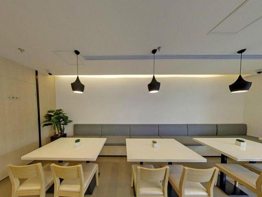 Hanting Tangqiao Metro Station Hotel 2*